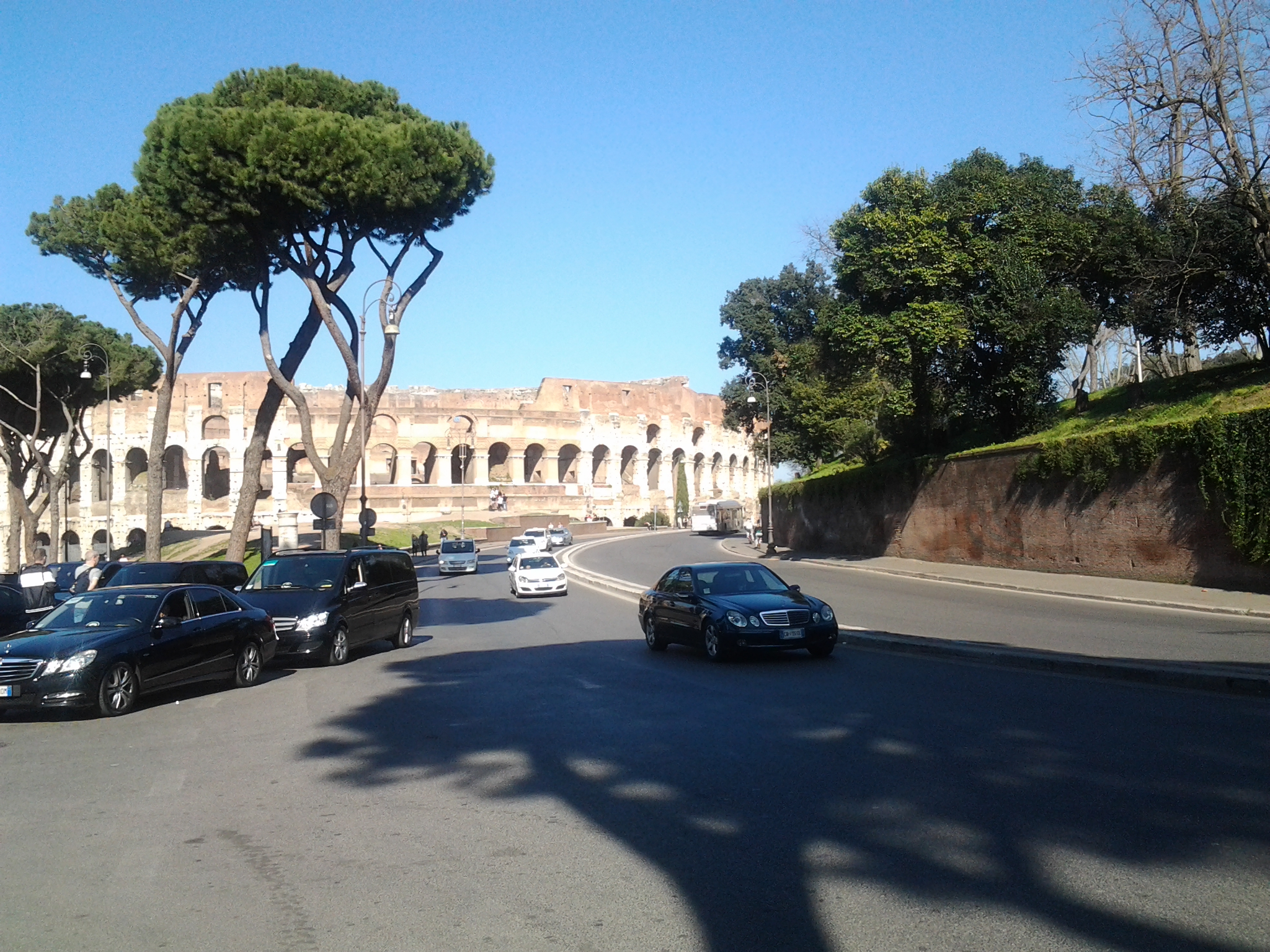 Scopri di più sull'articolo Autonoleggio con autista a Firenze per Roma