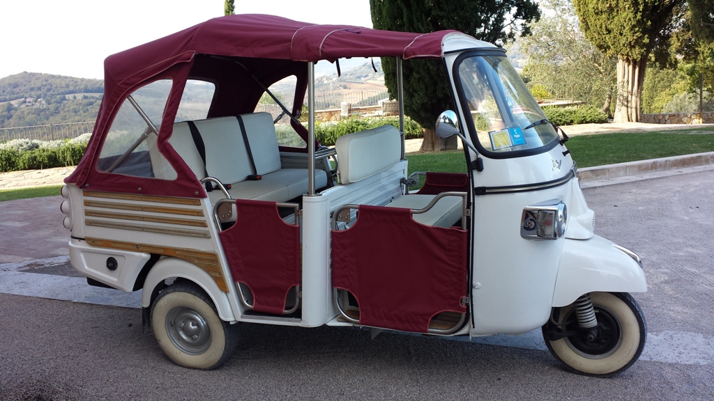 Scopri di più sull'articolo Noleggio con autista Firenze e Tuk Tuk Florence