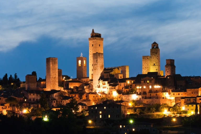 Scopri di più sull'articolo Gita a San Gimignano col servizio di noleggio con conducente(N.C.C.)